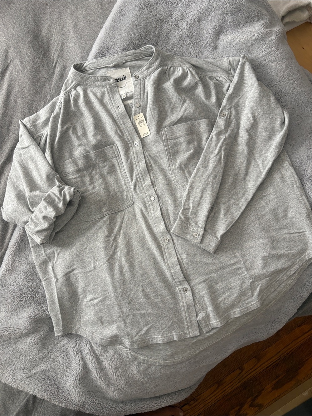 NWT Women’s aerie Light Gray Oversized Button-Down Shirt Size M